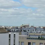 Amazing Apartment In A Dynamic Neighborhood